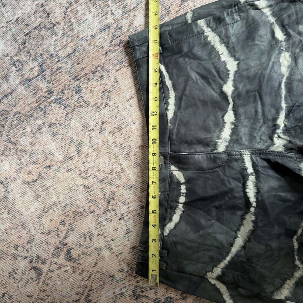 Tory Burch Shorts Size 12 Leather Tie Dye Justine Grey White Lined Women - Picture 9 of 16
